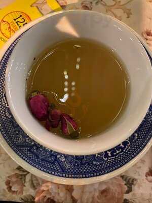 Mad Hatter’s Gin & Tea Party