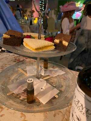 Mad Hatter’s Gin & Tea Party