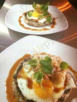 Astoria Cafe,bar And Grill