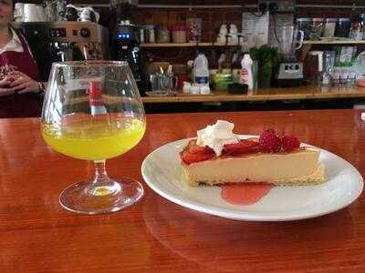 Astoria Cafe,bar And Grill