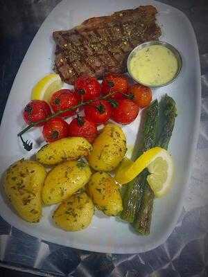 Astoria Cafe,bar And Grill