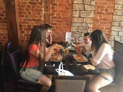 Astoria Cafe,bar And Grill