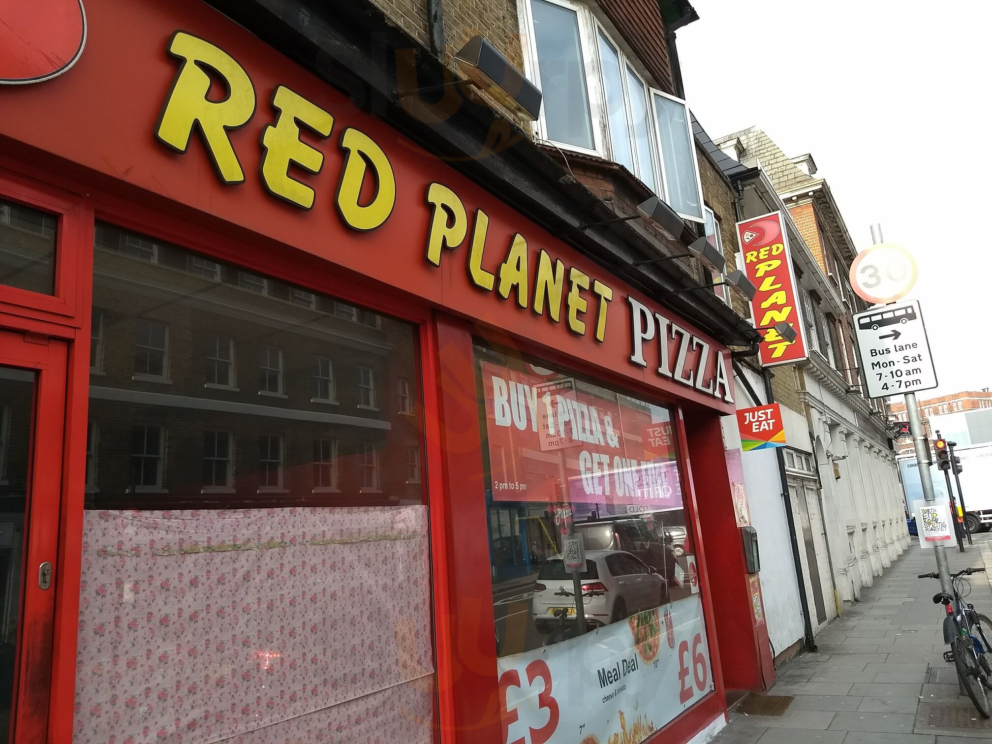 Red Planet Pizza