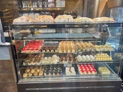 Youna Patisserie & Bakery
