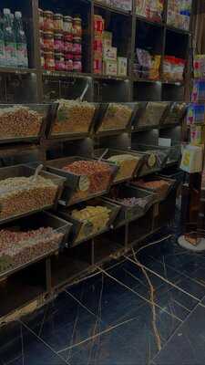 Youna Patisserie & Bakery