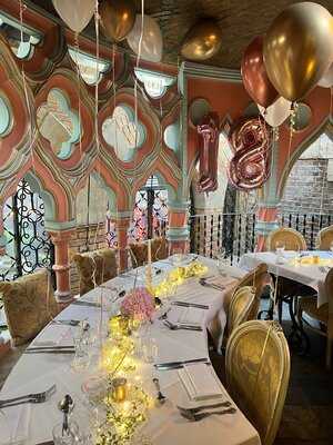 Beach Blanket Babylon Notting Hill