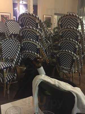 Adrian's Bar & Bistro