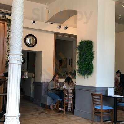 Adrian's Bar & Bistro