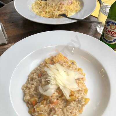 La Pizzeria Restaurants