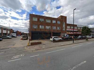 Addictive Bar & Restaurant