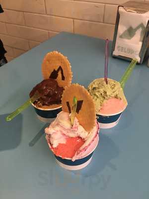 Snobby Whale - Rolled Ice Cream