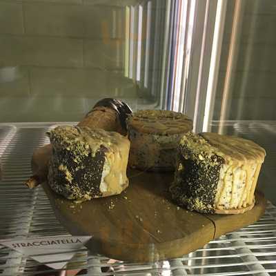 Snobby Whale - Rolled Ice Cream