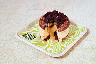 Snobby Whale - Rolled Ice Cream