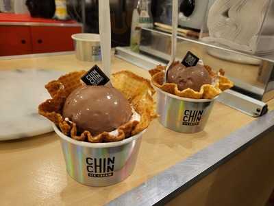 Snobby Whale - Rolled Ice Cream