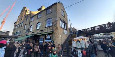 Snobby Whale - Rolled Ice Cream