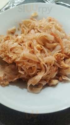 Delicious Chicken And Pizza