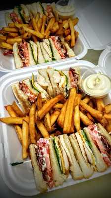 Roxbury Bar And Grill