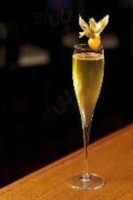 Kikii Bar & Restaurant