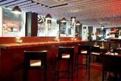 Kikii Bar & Restaurant