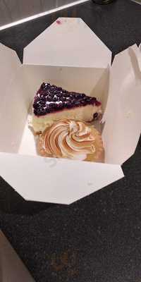 Roni's Bagel Bakery And Cafe