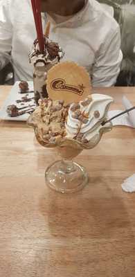 Creams Cafe