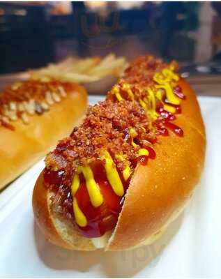 Oprha's Dog "gourmet Hot Dogs"