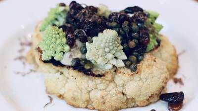 71 Restaurant And Bar