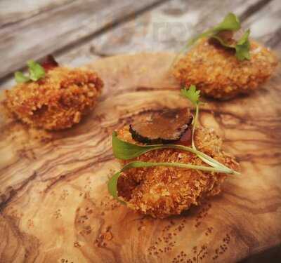 71 Restaurant And Bar