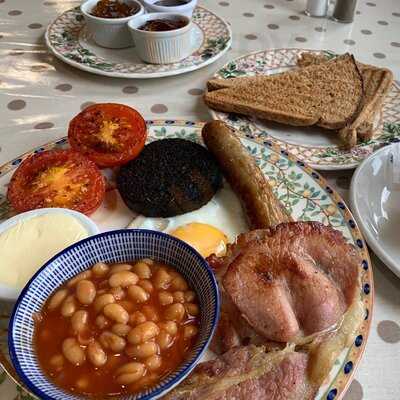 Drumnadrochit Tearoom, Village Store & Post Office