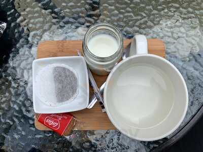 Mockingbird Mimosa Lounge