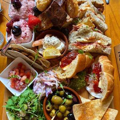 Mockingbird Mimosa Lounge