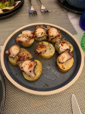 Arado Restaurant & Bar