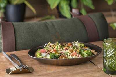 Arado Restaurant & Bar