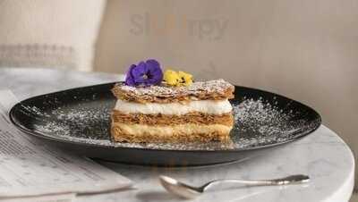 Arado Restaurant & Bar