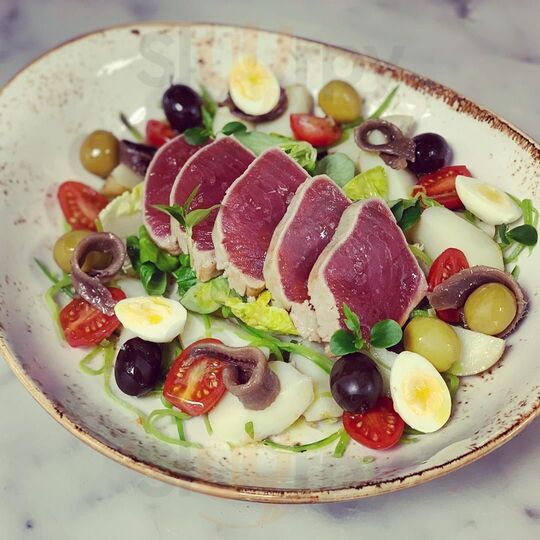 Arado Restaurant & Bar