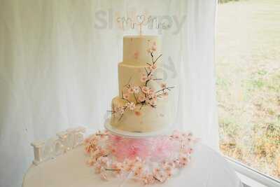 Helen's Homemade Cakery