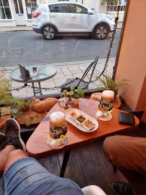 Colettes Coffee And Beauty Rooms With Bizzy Nails