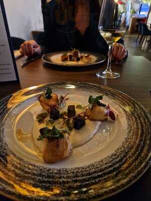 Paris Bar & Restaurant