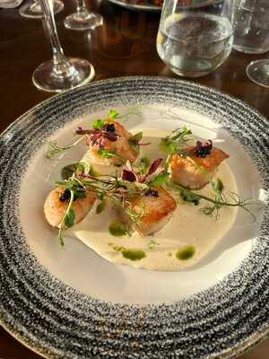 Paris Bar & Restaurant