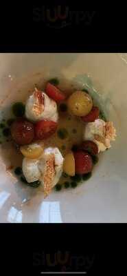 Paris Bar & Restaurant