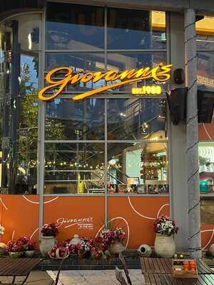 Giovanni's In The Bay