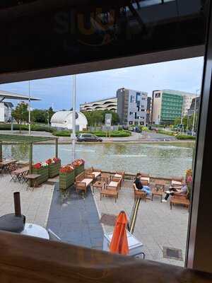 Giovanni's In The Bay