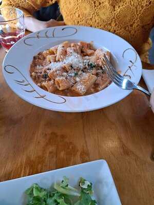 Giovanni's In The Bay