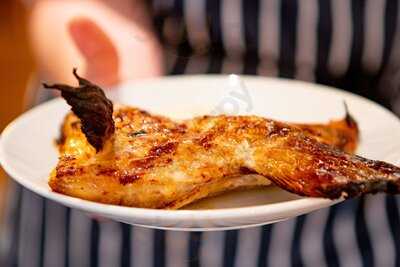 Lyon's Seafood & Wine Bar