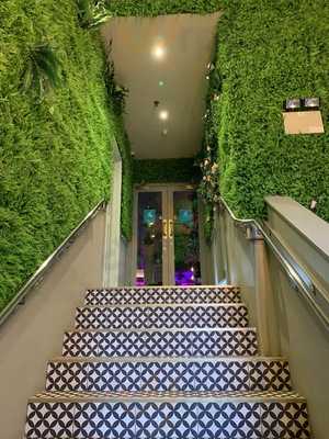 Kirin Japanese Restaurant & Bar