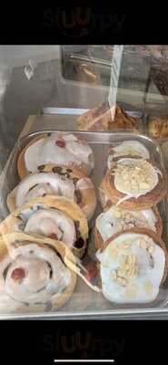 Hollies Bakery