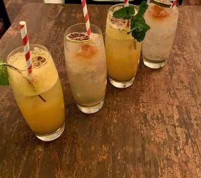 Miraflores Bar & Lounge