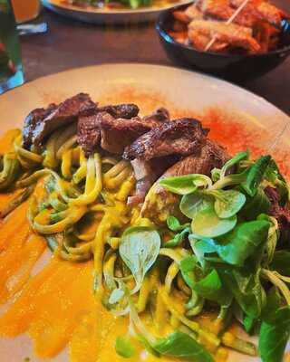 Miraflores Bar & Lounge