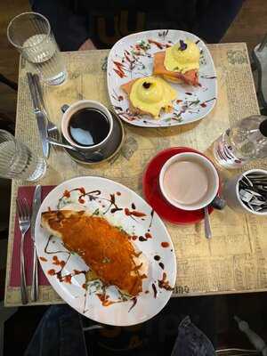 La Viola Cafe & Bistro