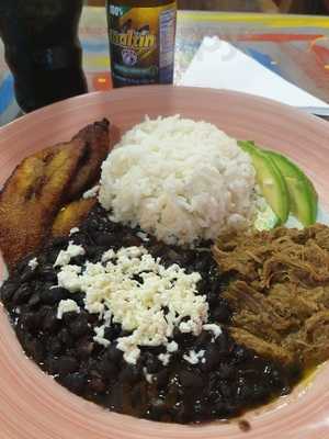 Mama Longa’s Cafe & Deli